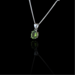 Collier "Sang de Peridot" pendentif argent 925 et pierre de Peridot