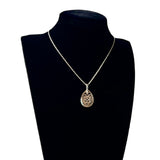 Pendentif  " nacre sculpté  "